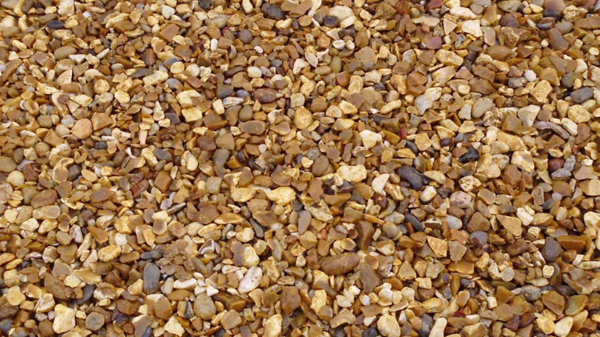 Golden Gravel 10mm (Bag) Earnshaws Fencing Centres