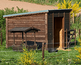 Earnshaws field shelters and stables