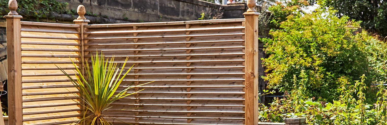 http://Earnshaws%20slatted%20fence%20panels