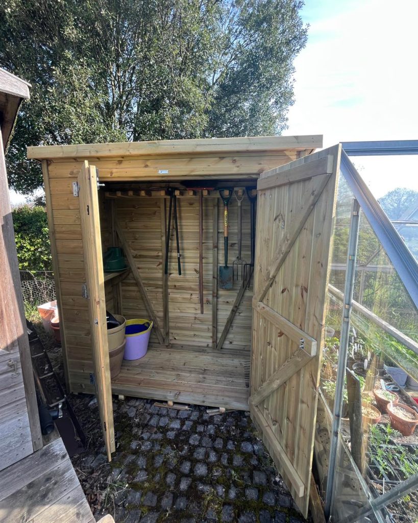 Earnshaws tool shed