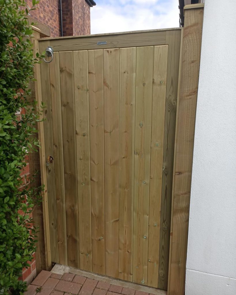 Earnshaws gate