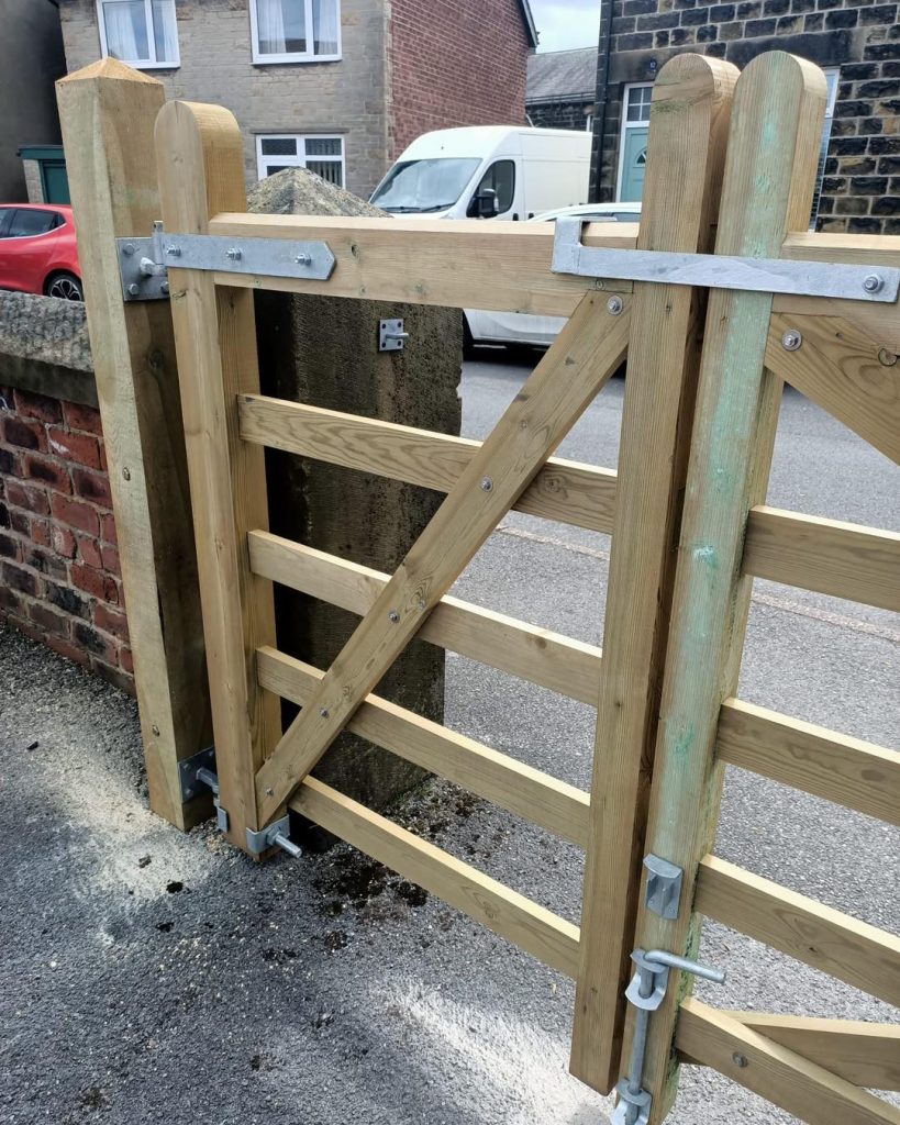 Earnshaws gate