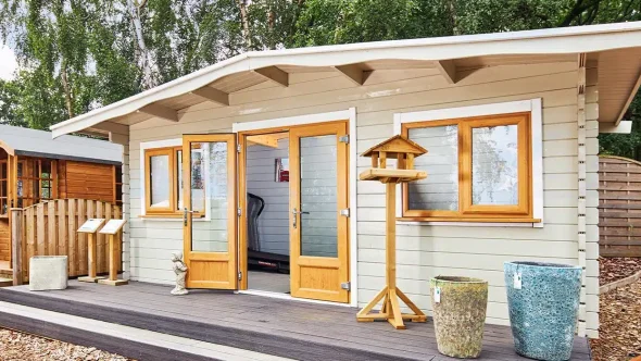 GREAT DEALS ON EX-DISPLAY CABINS!